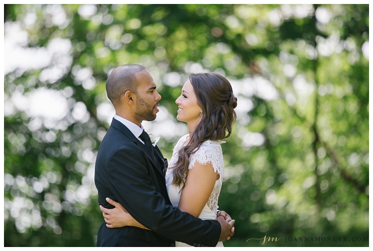 Romantic & Authentic wedding photos in West sSeattle, WA